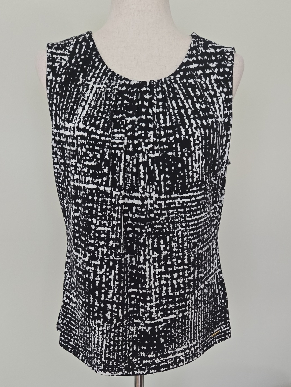 NWT Calvin Klein Black and White Print Sleeveless Top